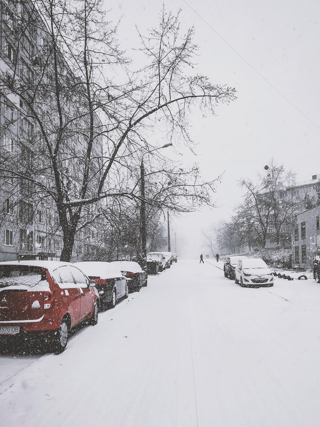 Parking in Colder Climates: How to Best Protect your Vehicle from Snow