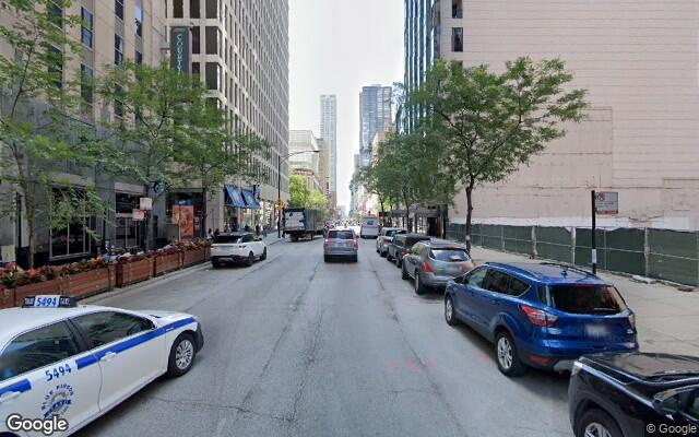  parking on North Saint Clair Street in Chicago