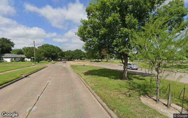  parking on South Braeswood Boulevard in Houston