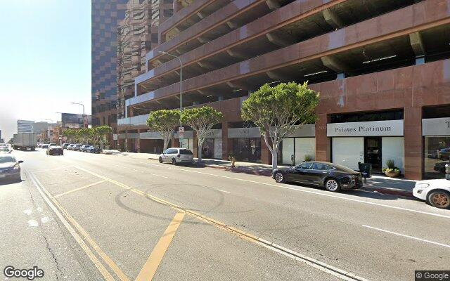 parking on Wilshire Boulevard in Los Angeles