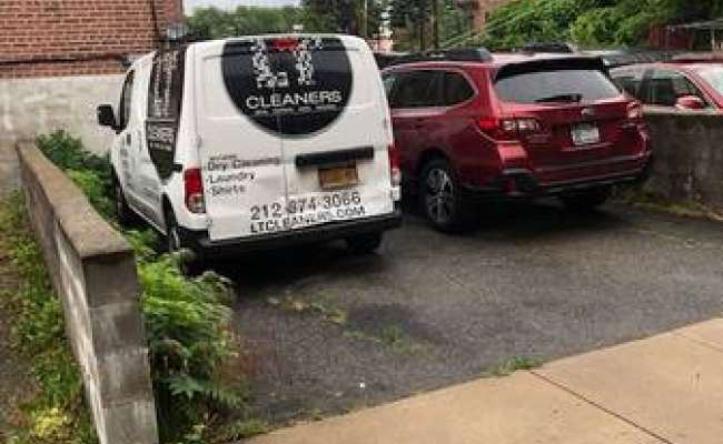 parking on 37th Ave in Queens