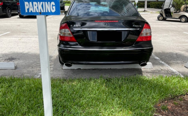  parking on Collins Avenue in Sunny Isles Beach