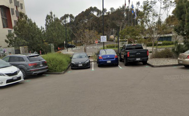  parking on Gilman Dr in La Jolla