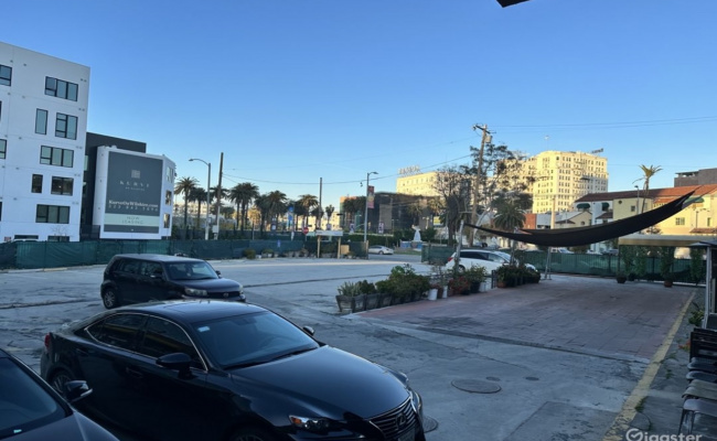  parking on Hoover Street in Los Angeles