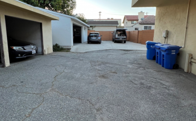  parking on North Francisca Avenue in Redondo Beach