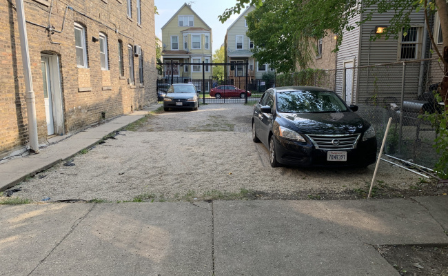  parking on North Springfield Avenue in Chicago