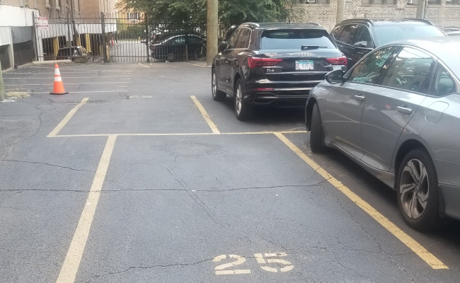  parking on West Sheridan Road in Chicago