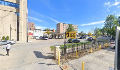  parking on West Wisconsin Avenue in Milwaukee