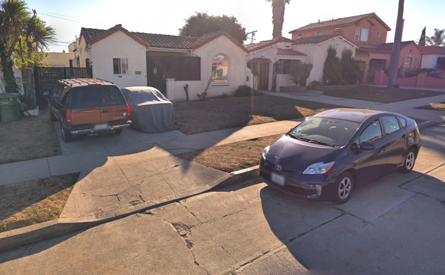  parking on W 76th St in Los Angeles