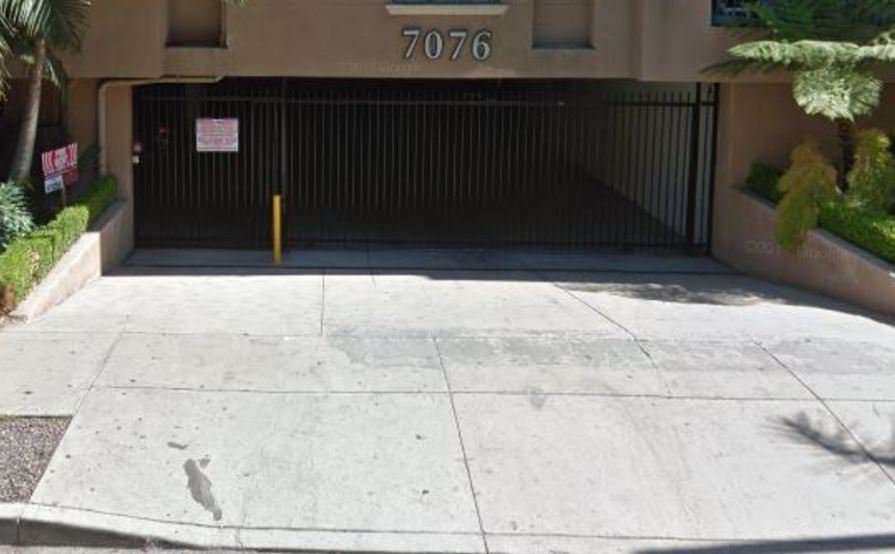  parking on Hawthorn Ave in Los Angeles