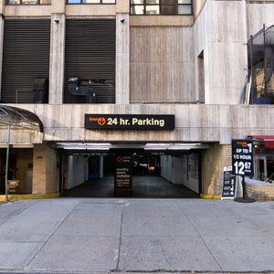  parking on 560-576 3rd Avenue in New York