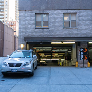  parking on East 40th St in New York