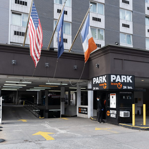  parking on 721-735 in New York