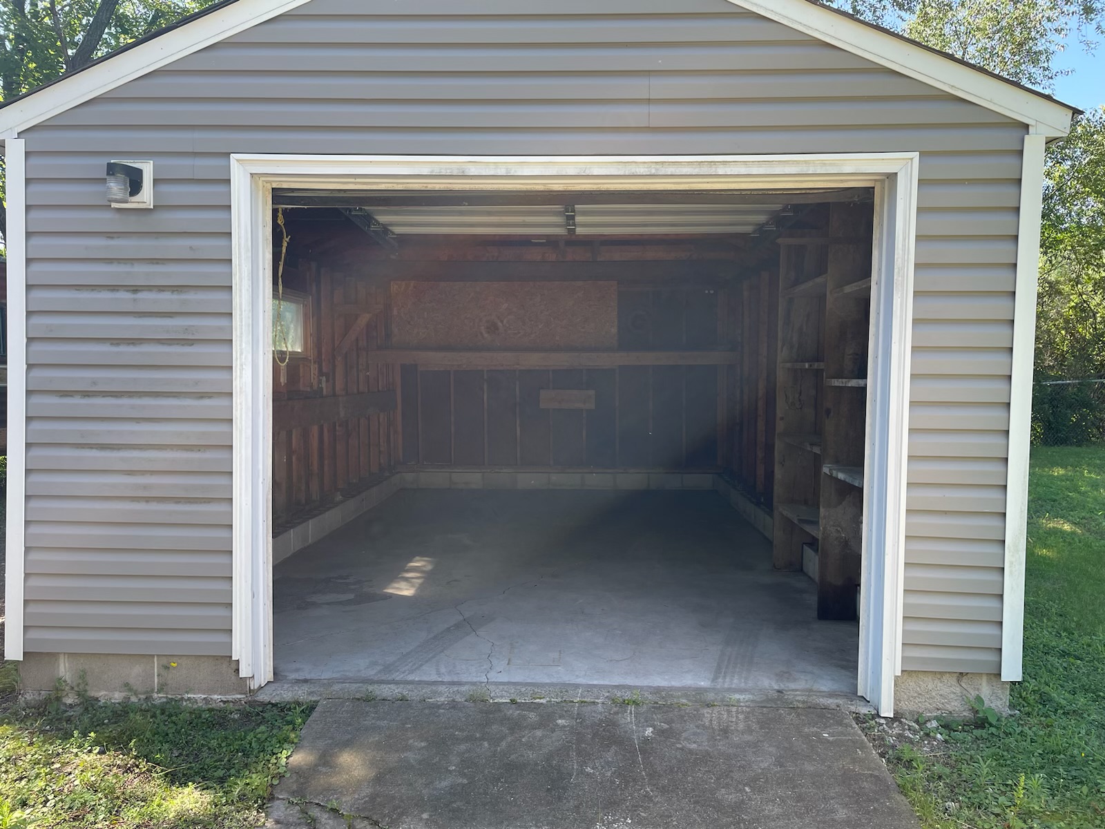 Up to 20' - Indoor Garage Storage Lino Lakes, MN - $200.00 - | Spacer
