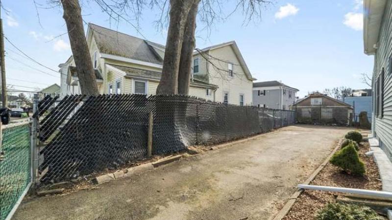 Photo of the Listing