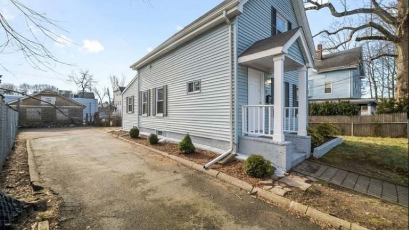 Photo of the Listing